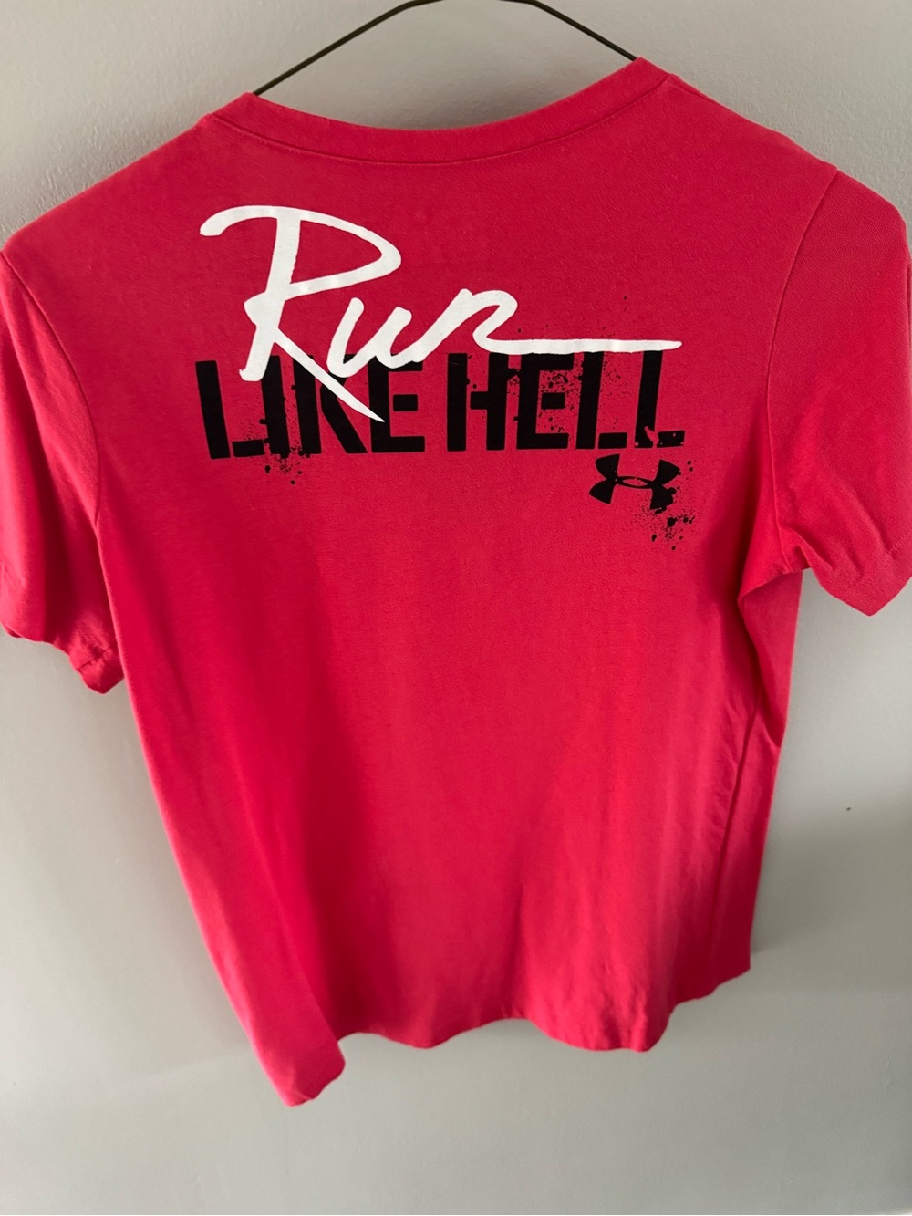 Under Armour Exercise Tee V-Neck Fitted Performance Bright Pink Run Like Hell
